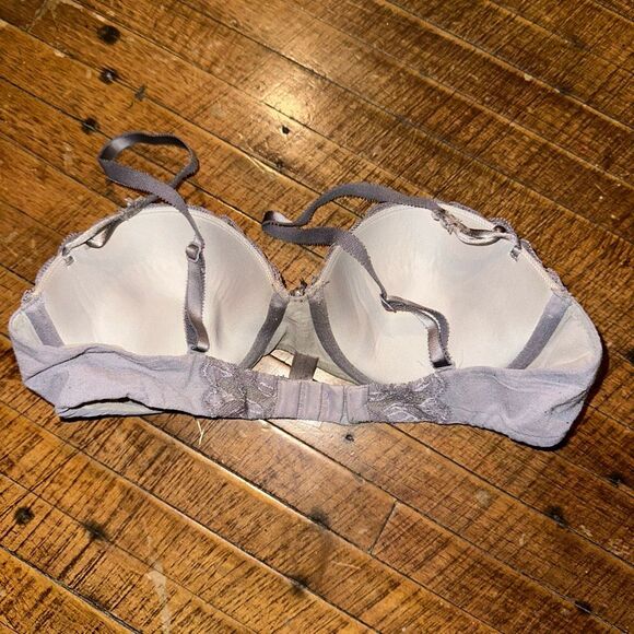 Victoria’s Secret 34C gray lace detailed balconet bra - Picture 2 of 3
